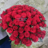 Большой букет красных роз с доставкой в Кисловодске