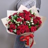 Букет красных кустовых роз Love с доставкой в Кисловодске