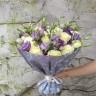 Нега Очаровательный букет из белых роз и эустомы с доставкой в Кисловодске