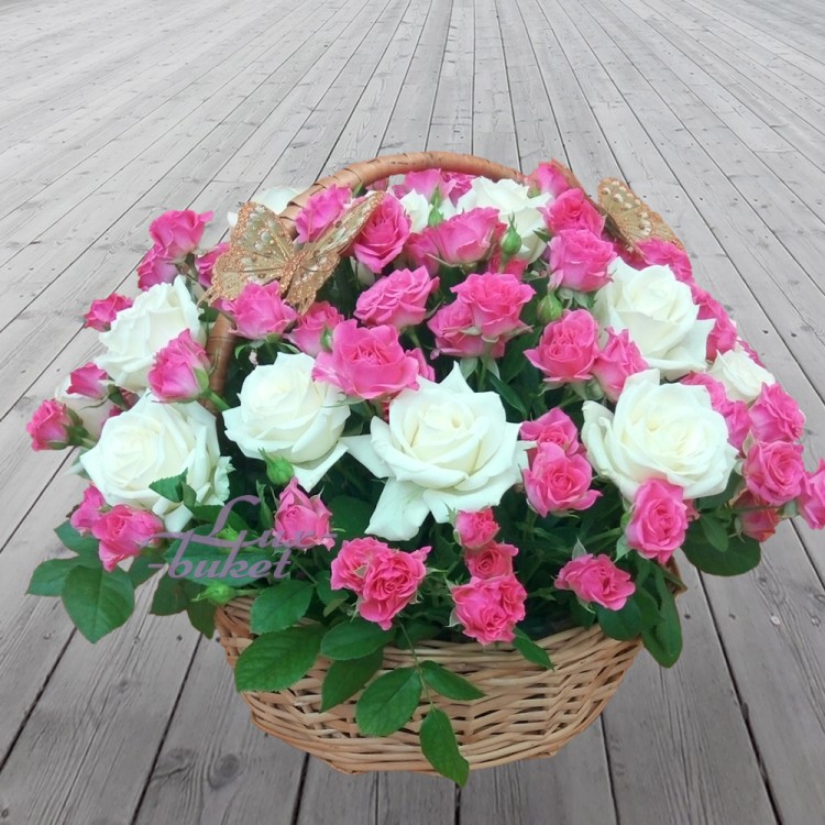 Корзина белых и розовых роз Мечта с доставкой в Кисловодске