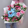 Модница Букет из роз и гортензий с доставкой в Кисловодске