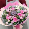 Розовая дымка Букет роз с суккулентом с доставкой в Кисловодске