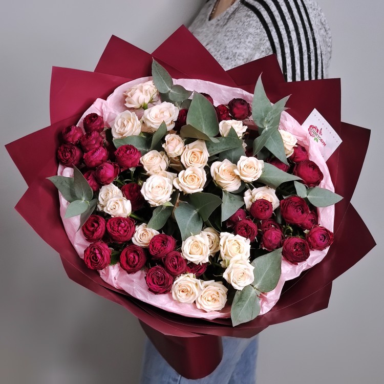 Букет роз Вишневый десерт с доставкой в Кисловодске