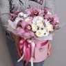 Цветы в коробке С любовью  с доставкой в Кисловодске