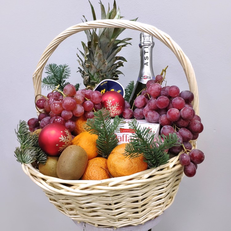 Счастливый Новый год Подарочная корзина с фруктами с доставкой в Кисловодске