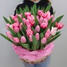 Тюльпаны в корзинке Прелесть  с доставкой в Кисловодске