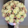 Розы на счастье в шляпной коробке с доставкой в Кисловодске
