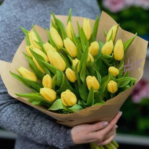 Букет желтых тюльпанов Солнечный денек