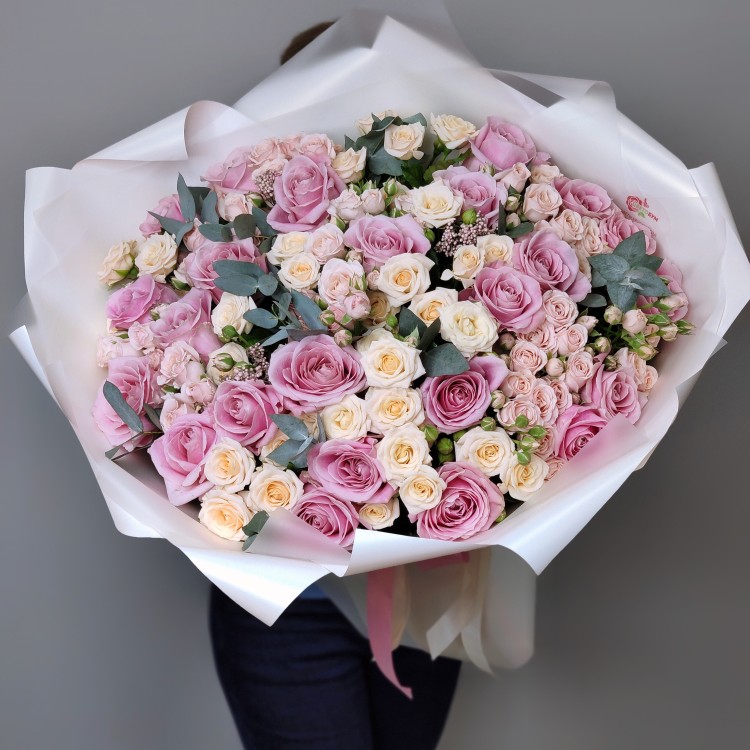Сказка о счастье Большой букет роз с доставкой в Кисловодске