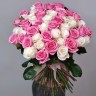Розы белые и розовые премиум с доставкой в Кисловодске